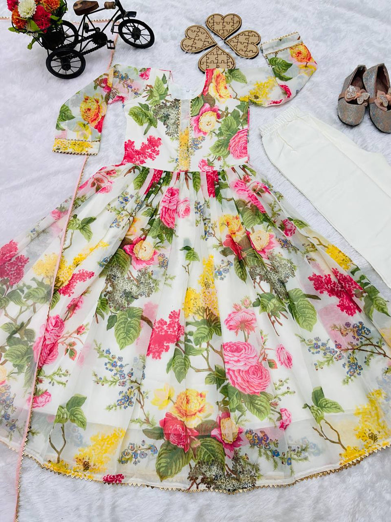 Presenting New Designer Heavy Fox Georgettee Gownn With Digital Print work Ready To Wear Collection OC-180