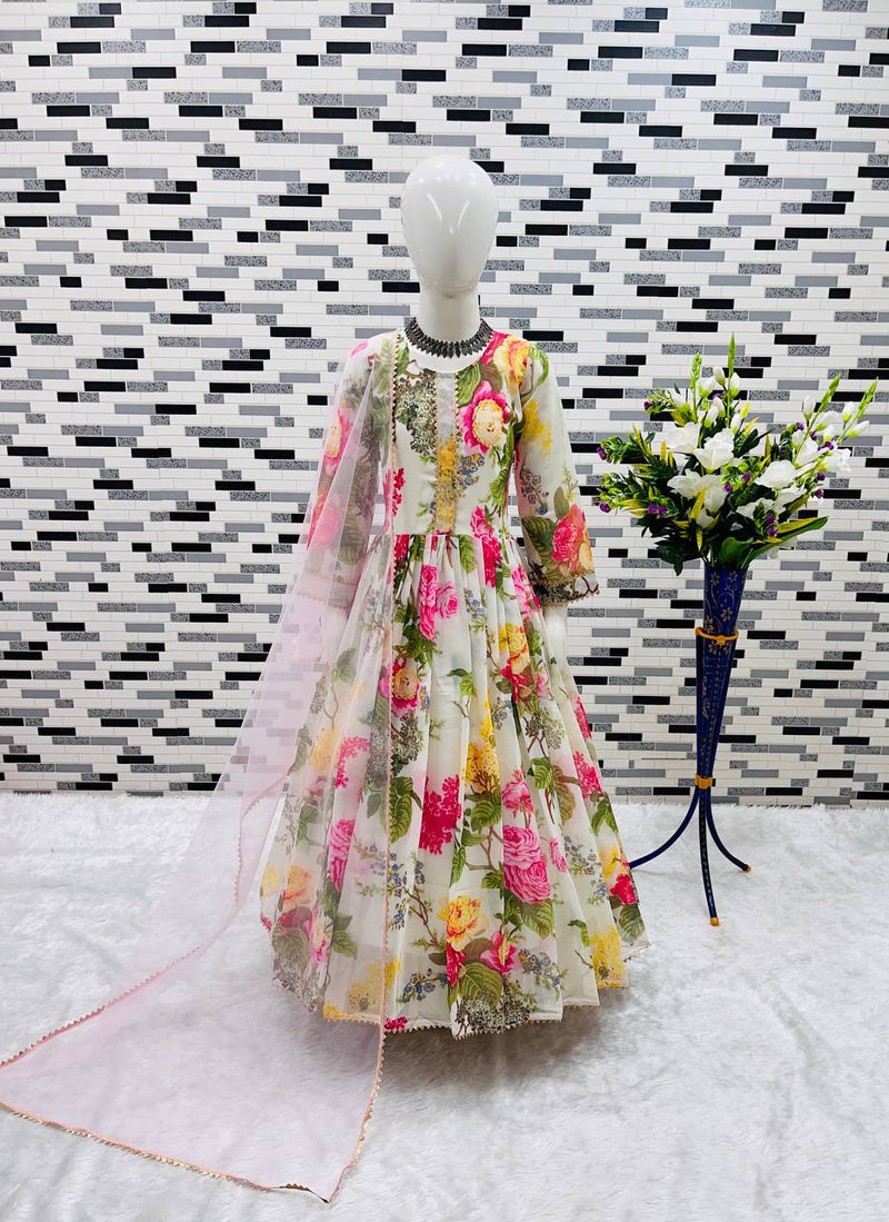 Presenting New Designer Heavy Fox Georgettee Gownn With Digital Print work Ready To Wear Collection OC-180