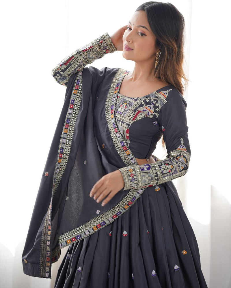 warya's Premium Quality Heavy Traditional Lehenga Choli Black