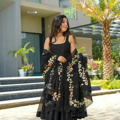 Zoya's Black Chanderi Suit