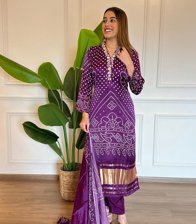 The 2025 Edit: A Kurti-Dupatta Set– by QueenVastra