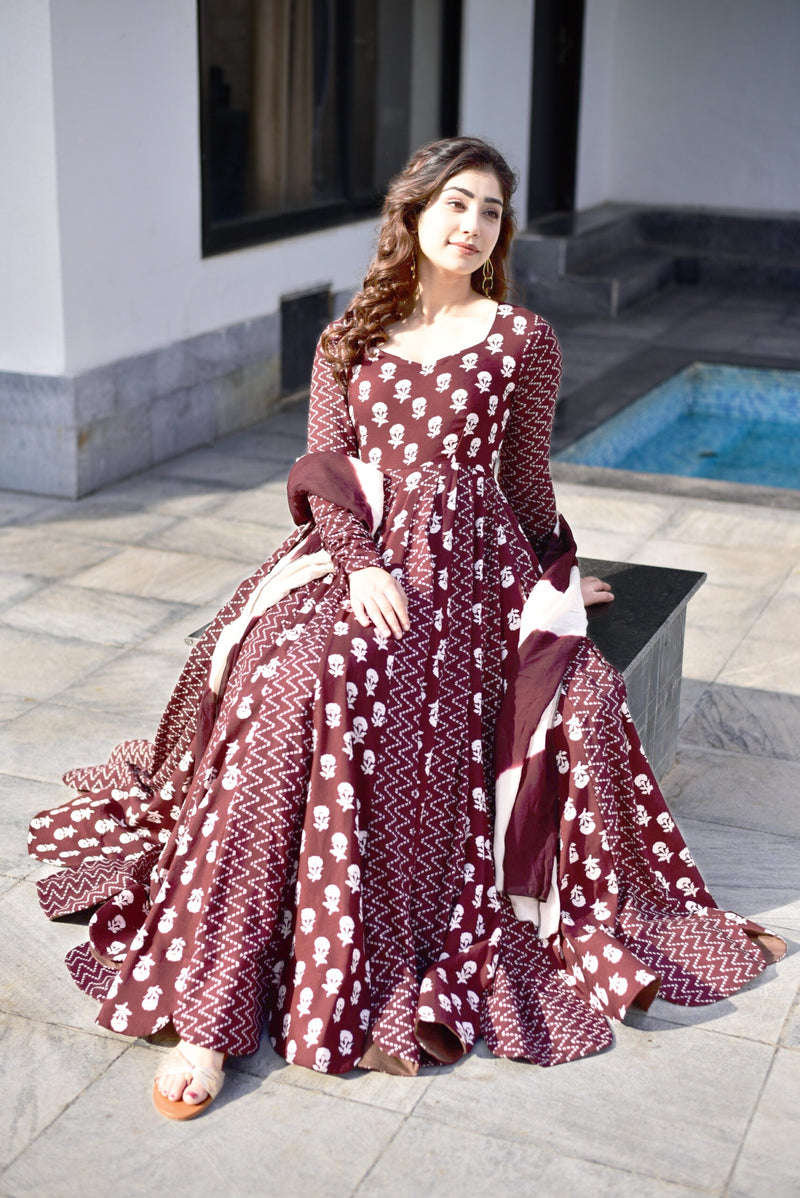 Gajgamini Brown Maxi Set