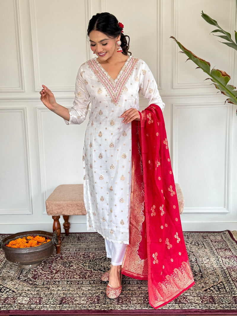 Women's Jacquard Viscose Embroidered Straight Kurta with Pant Dupatta SetsWomen's Jacquard Viscose Embroidered Straight Kurta with Pant Dupatta Sets