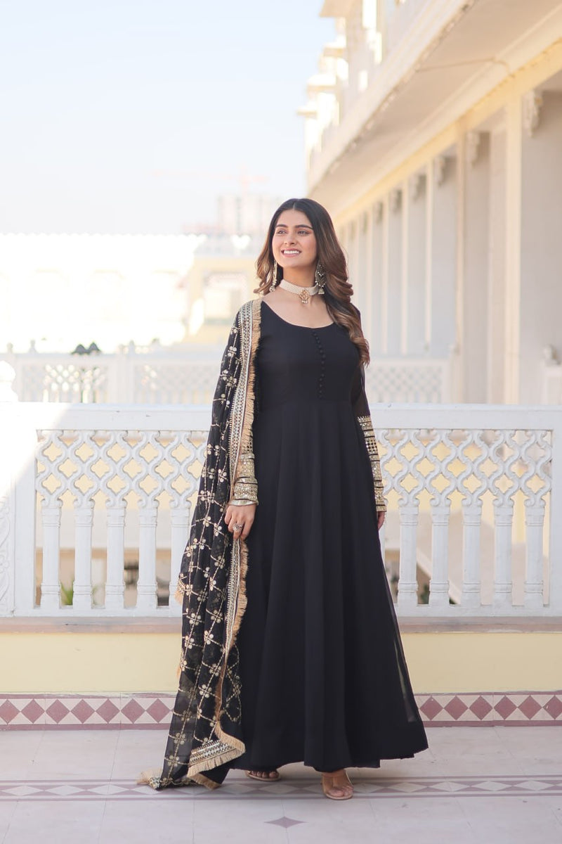 Keshavi'S Black Coloured Gown