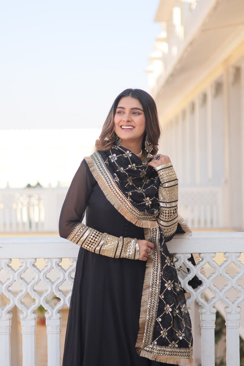 Keshavi'S Black Coloured Gown