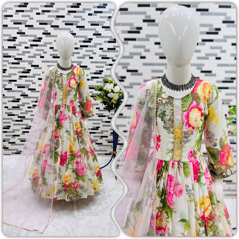 Presenting New Designer Heavy Fox Georgettee Gownn With Digital Print work Ready To Wear Collection OC-180