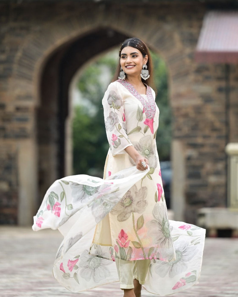 Georgette Kurta and Pant & Dupatta Set – by QueenVastra