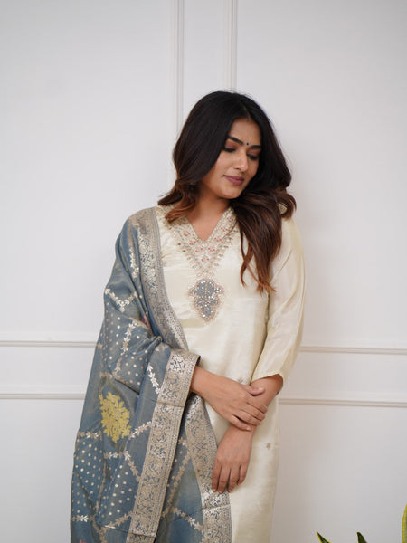Embroidered Chanderi Silk Kurta Set – Pure Elegance in Every Thread– by QueenVastra