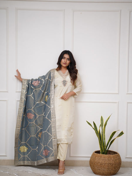 Embroidered Chanderi Silk Kurta Set – Pure Elegance in Every Thread– by QueenVastra