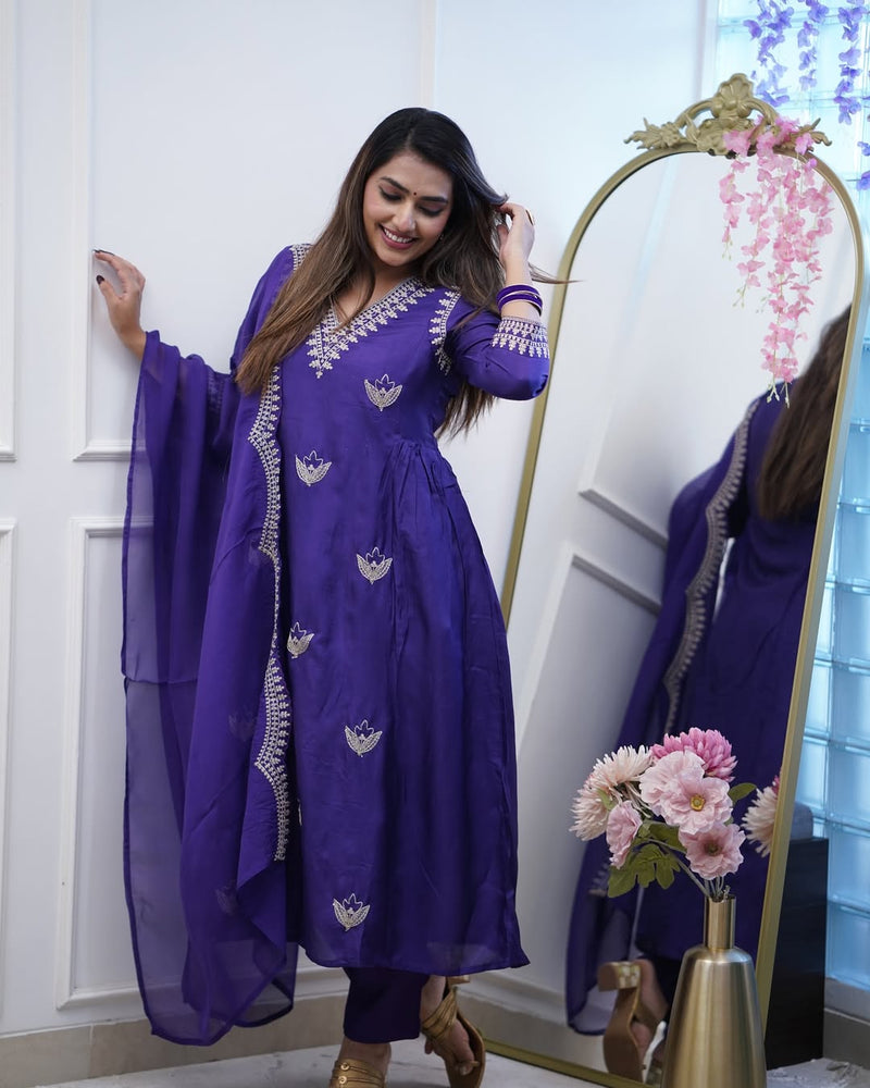 Noor – Embroidered Gown Set in Chanderi– by QueenVastra