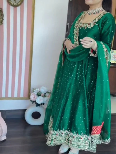 Prachi's' Green Coloured Havy Vichitra Royal Elegant Suit Set