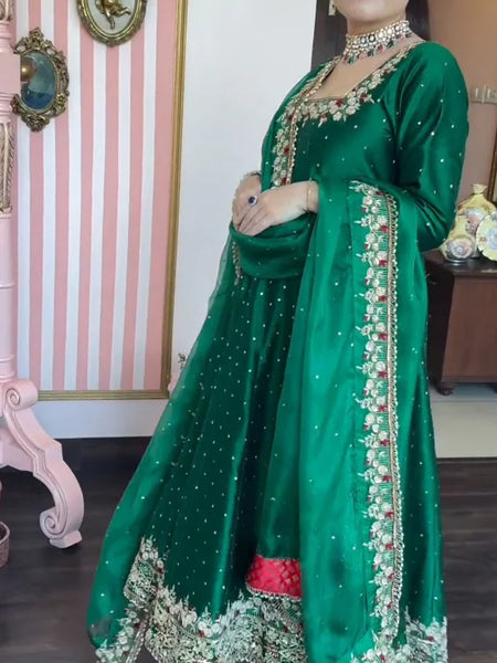 Prachi's' Green Coloured Havy Vichitra Royal Elegant Suit Set