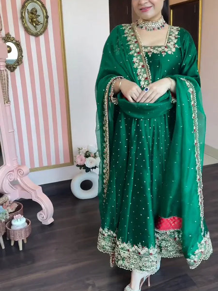 Prachi's' Green Coloured Havy Vichitra Royal Elegant Suit Set