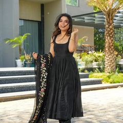 Zoya's Black Chanderi Suit