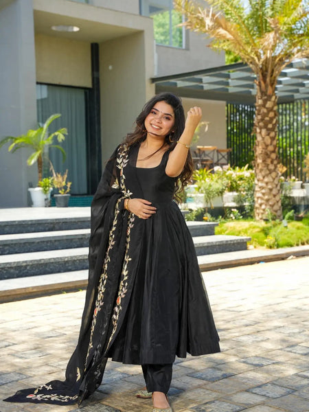 Zoya's Black Chanderi Suit