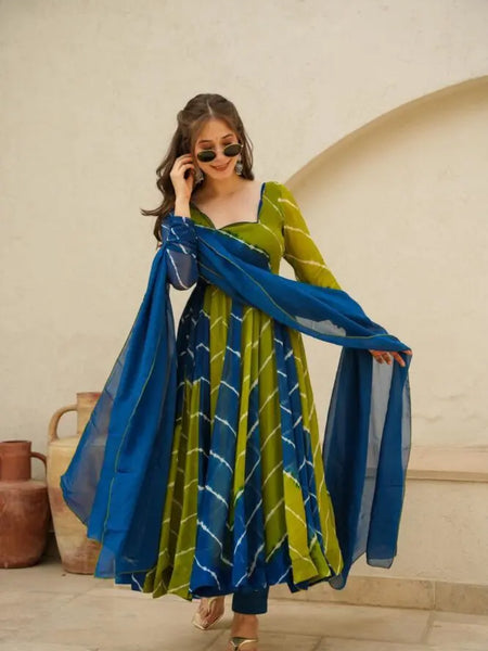 Sanvi's Leheriya Suit