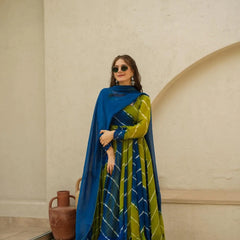 Sanvi's Leheriya Suit