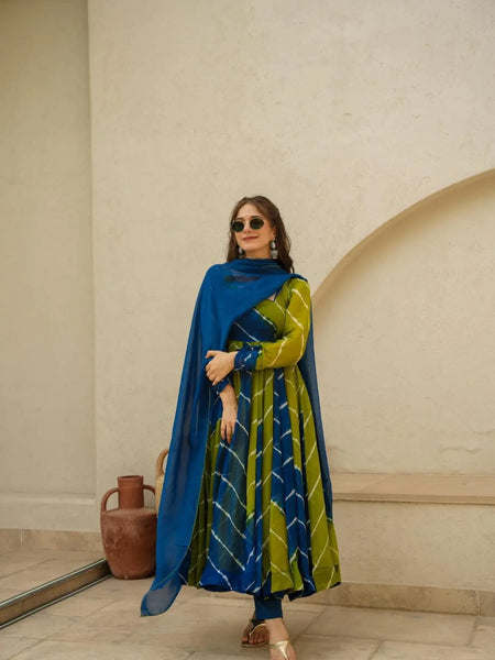 Sanvi's Leheriya Suit