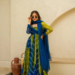 Sanvi's Leheriya Suit