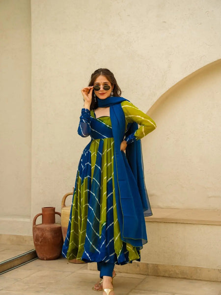 Sanvi's Leheriya Suit