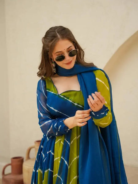 Sanvi's Leheriya Suit