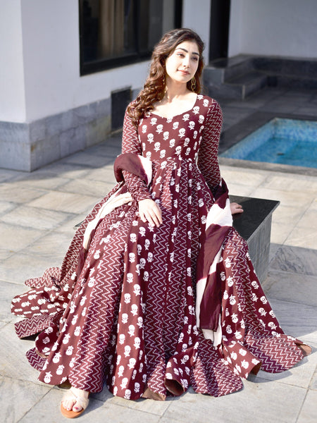 Gajgamini Brown Maxi Set