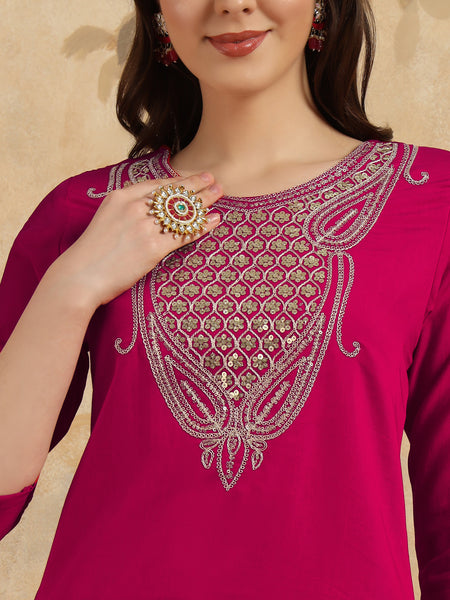 Women ethnic dress kurta set with attatched dupatta
