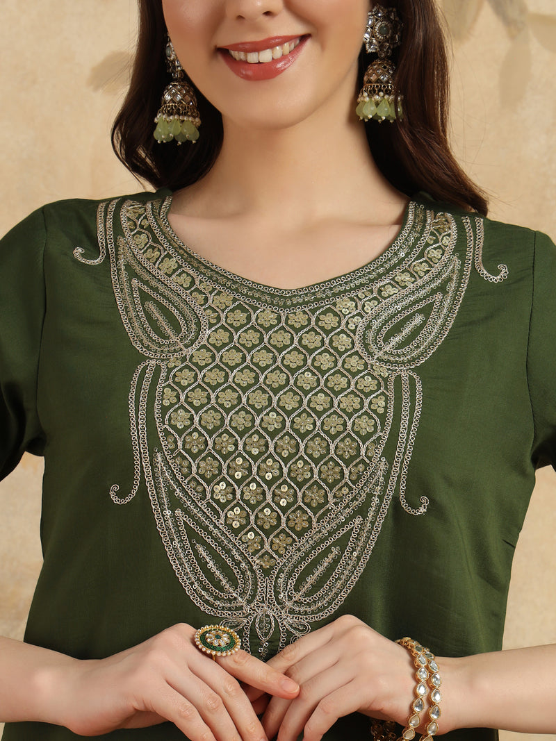 Women ethnic dress kurta set with attatched dupatta