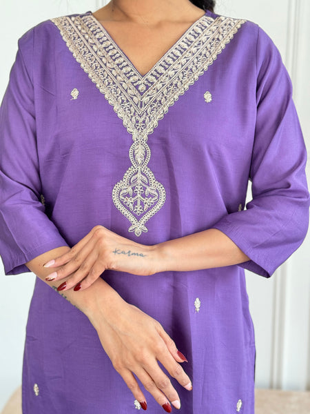 Women Ethnic Motifs Embroidered Regular Sequinned Kurta Set With Dupatta