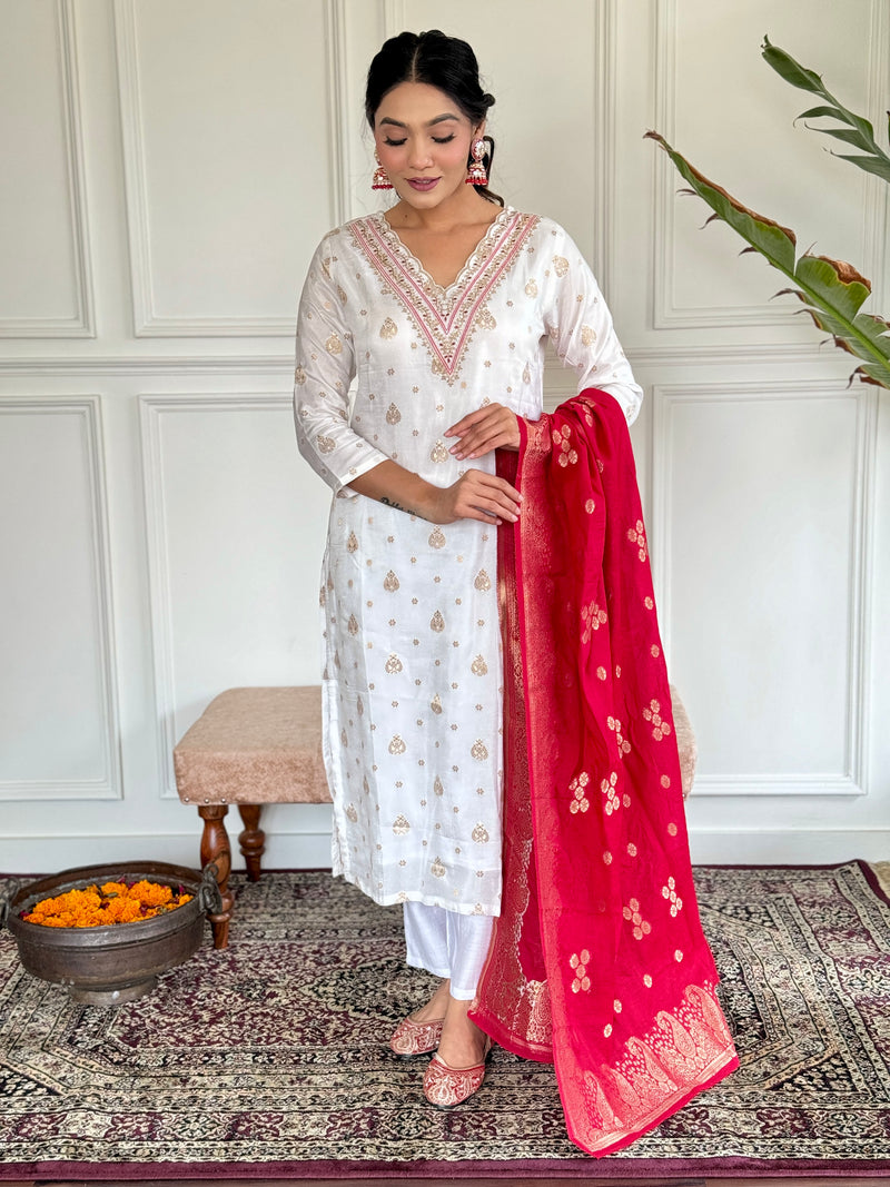 Women's Jacquard Viscose Embroidered Straight Kurta with Pant Dupatta SetsWomen's Jacquard Viscose Embroidered Straight Kurta with Pant Dupatta Sets