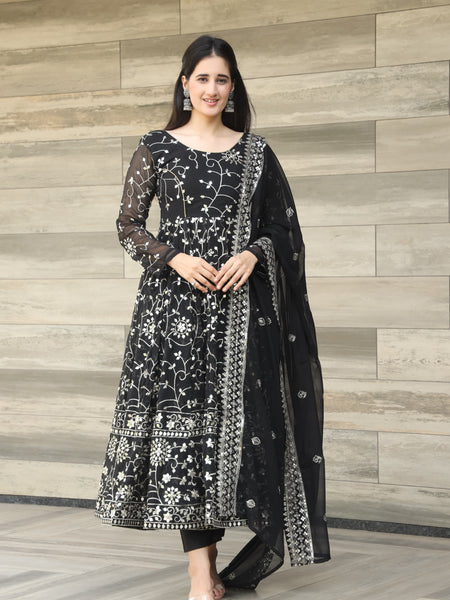 Damini's Black Coloured Suit