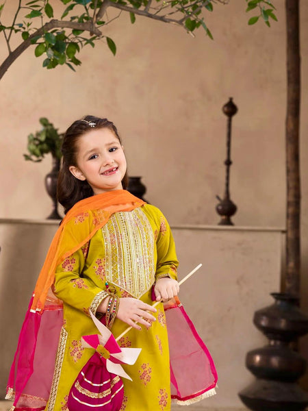 TRENDING  TOP WITH SHARARA AND DUPATTA SET OC- 217
