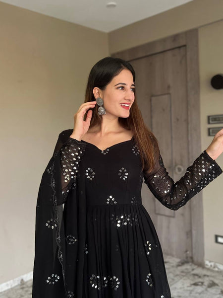 Kajal's Black Embroidered Anarkali Suit
