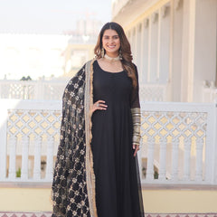 Keshavi'S Black Coloured Gown