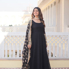 Keshavi'S Black Coloured Gown