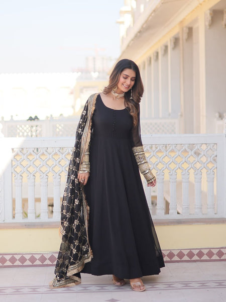 Keshavi'S Black Coloured Gown