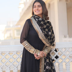 Keshavi'S Black Coloured Gown
