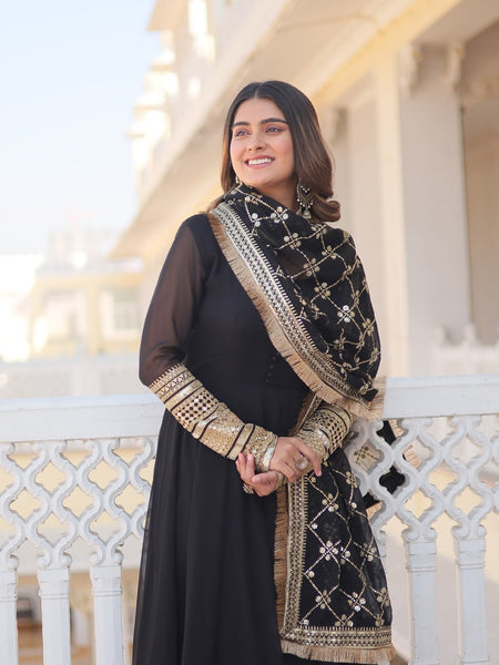 Keshavi'S Black Coloured Gown