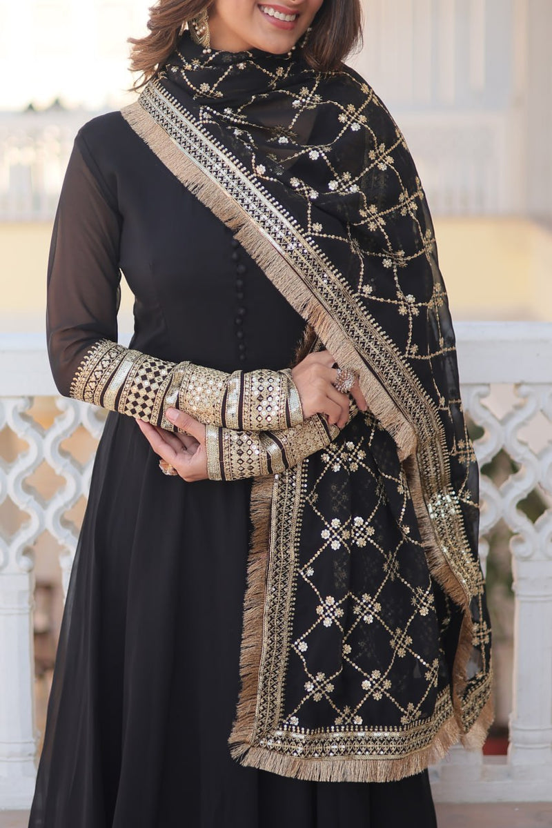 Keshavi'S Black Coloured Gown
