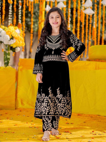 Winter Collection Beautiful Heavy Embroidery Siqunce Work Gownn-Pent OC-190